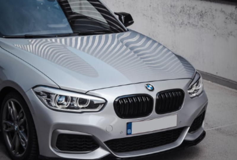 ilustracja artykułu: Historia marki BMW – od warsztatu lotniczego do globalnej ikony motoryzacji