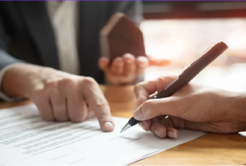 ilustracja artykułu: Umowa zlecenie a etat – jak uniknąć pułapek prawnych i podatkowych