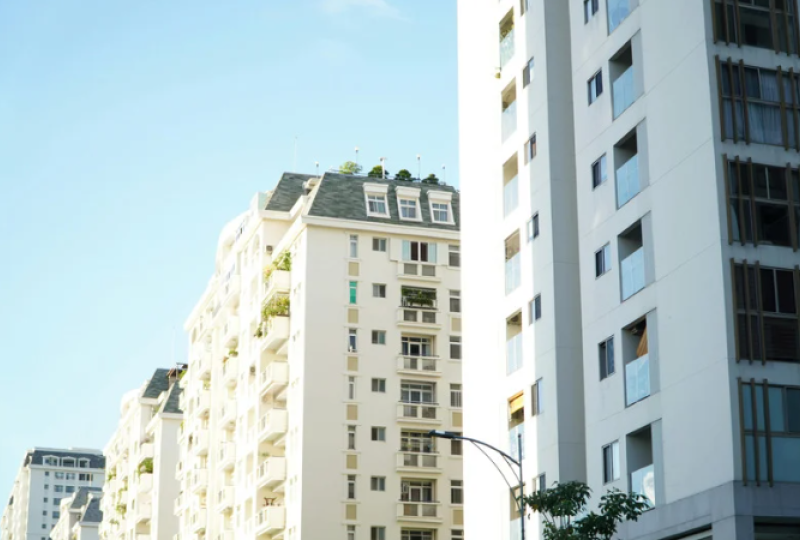 ilustracja artykułu: Liczba niesprzedanych nowych mieszkań w Polsce rośnie najszybciej od lat. Sprawdzamy sytuację w Warszawie, Krakowie, Łodzi, Katowicach i innych dużych miastach