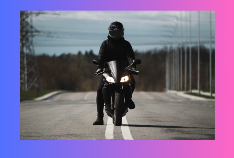 ilustracja artykułu: Jaki najlepiej wybrać pierwszy motocykl w 2025 roku? Skuter czy motor, jaka skrzynia biegów i jaki budżet?