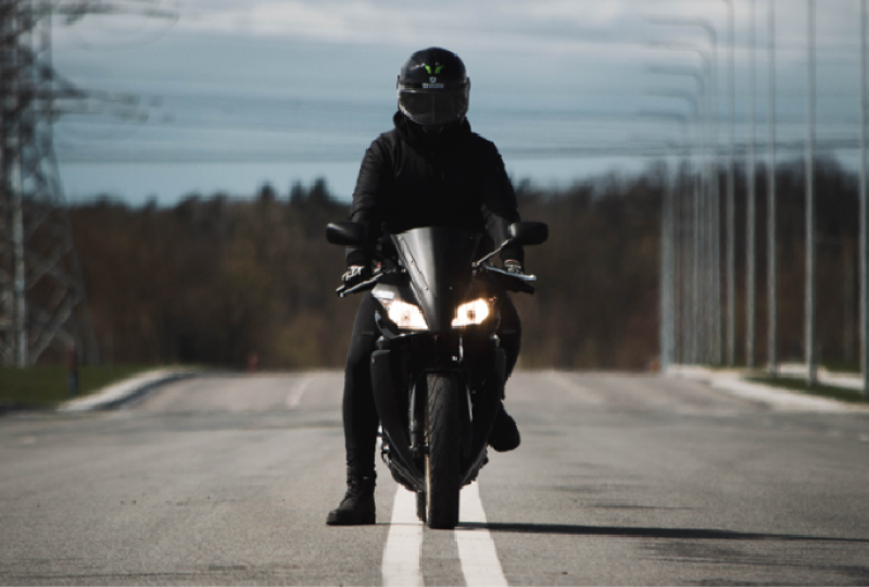 ilustracja artykułu: Prawko na motocykl 2025 – kategorie, koszty i jak zdać za pierwszym razem